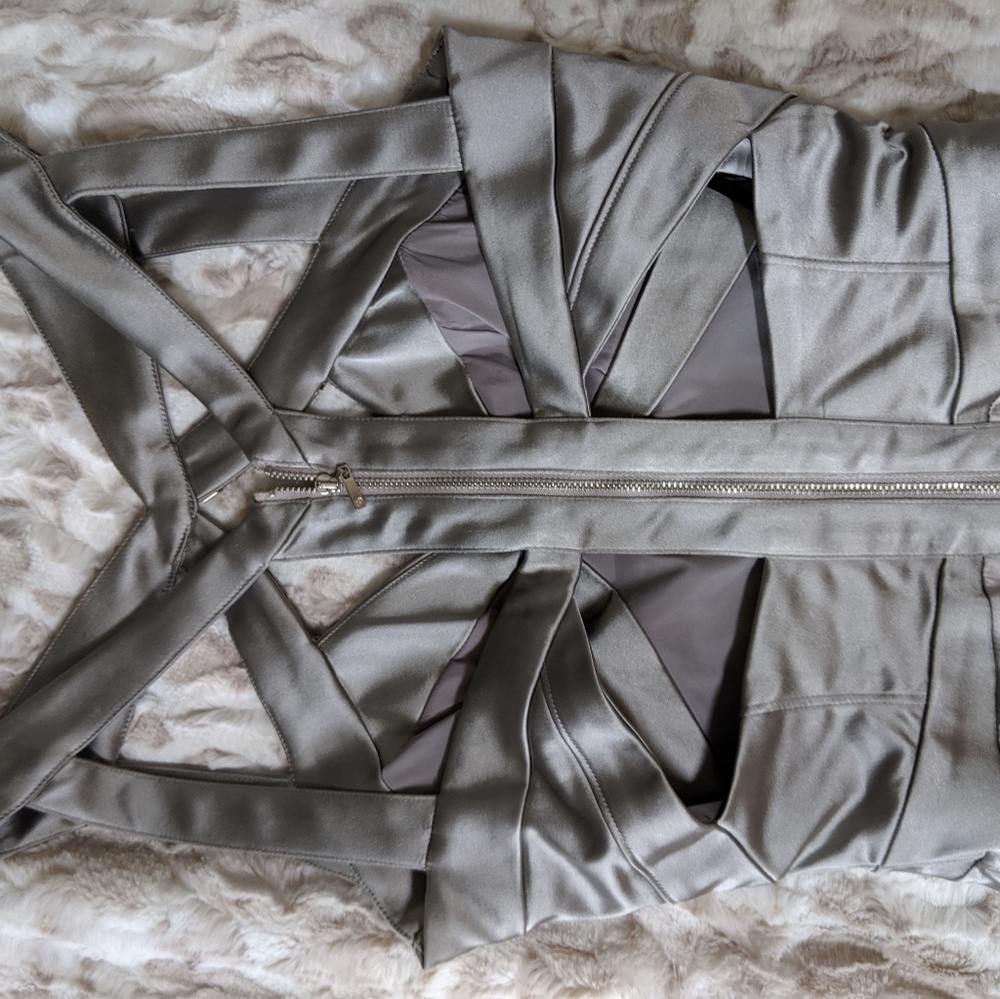 Bebe Dress - Picture 4 of 4
